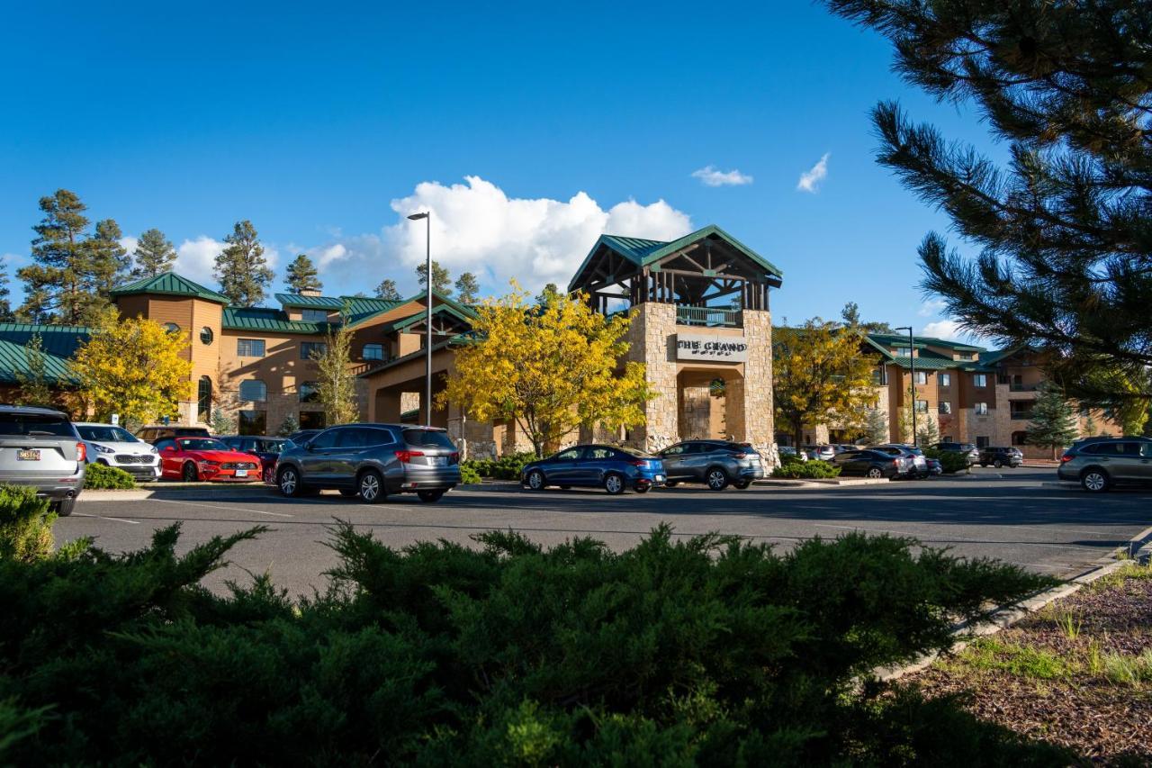 The Grand Hotel At The Grand Canyon Тусан Екстериор снимка The Village at Sunriver