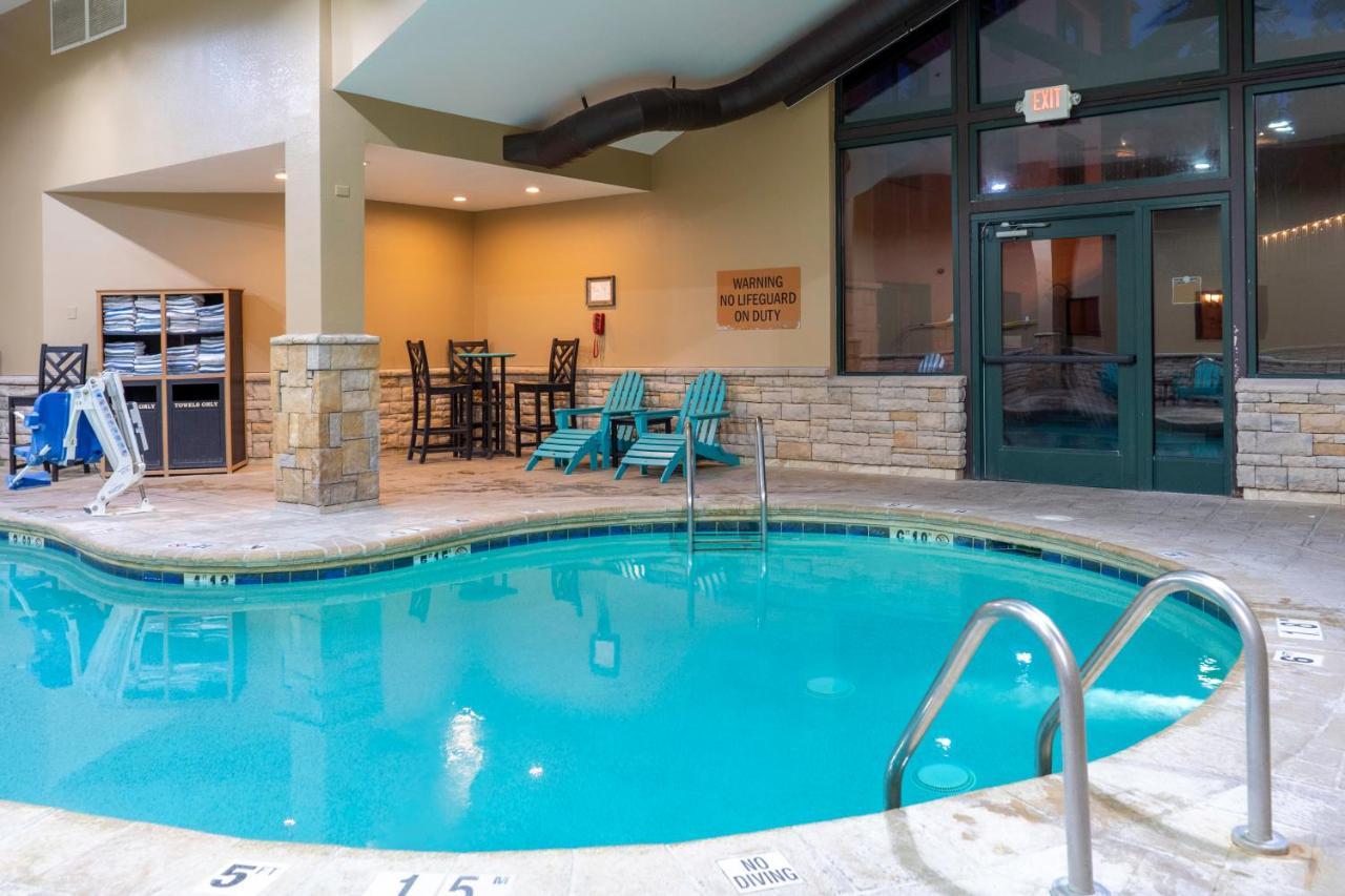 The Grand Hotel At The Grand Canyon Тусан Екстериор снимка Indoor pool at the Best Western Premier Executive Residency San Antonio Airport