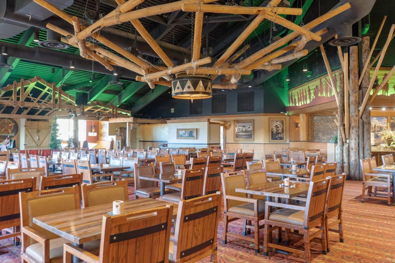 The Grand Hotel At The Grand Canyon Тусан Екстериор снимка Interior of a typical Cracker Barrel Old Country Store