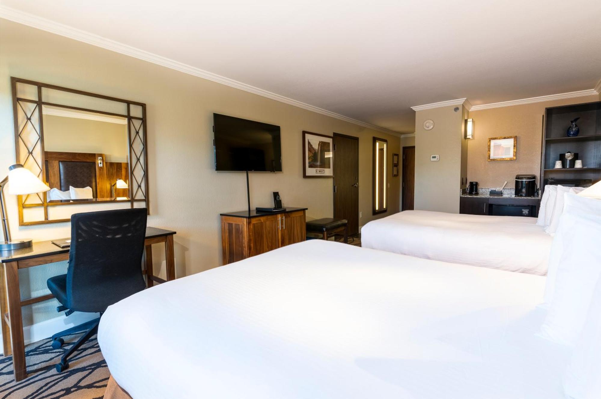 The Grand Hotel At The Grand Canyon Тусан Екстериор снимка A room at the Hilton London Paddington