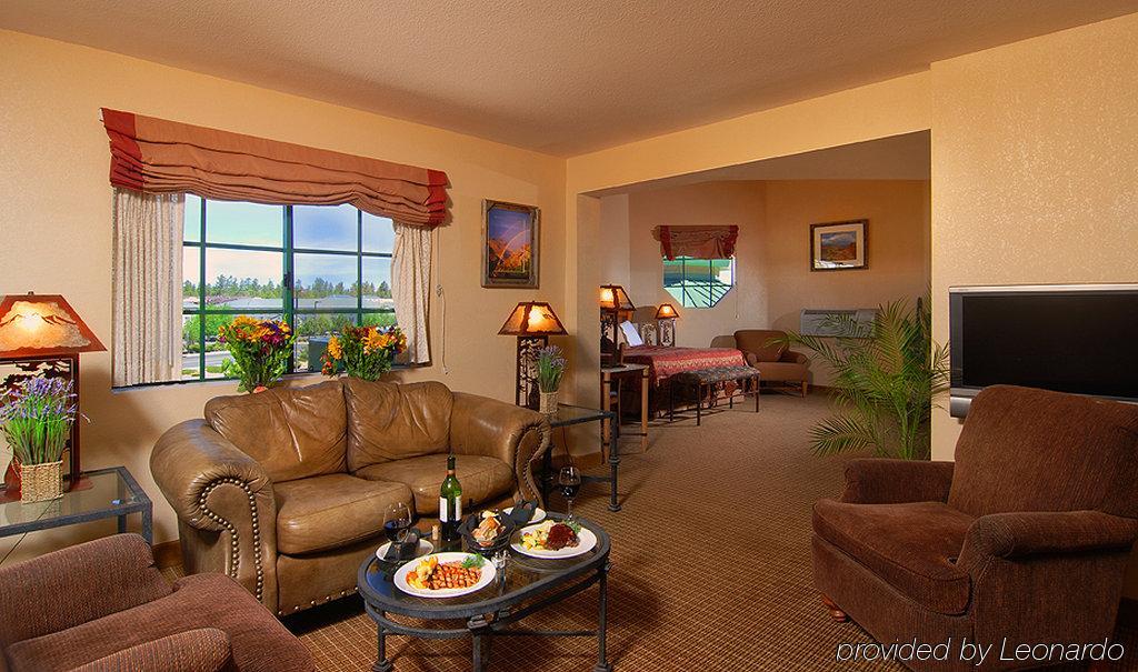 The Grand Hotel At The Grand Canyon Тусан Стая снимка A suite at the Inn at the Opera