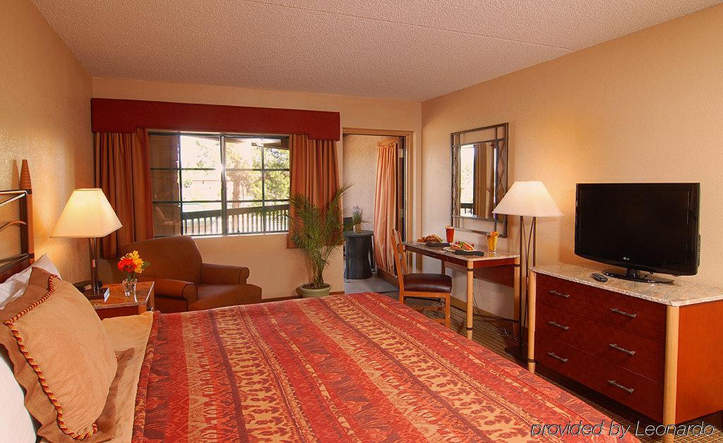 The Grand Hotel At The Grand Canyon Тусан Стая снимка A typical room at the Inn at the Opera