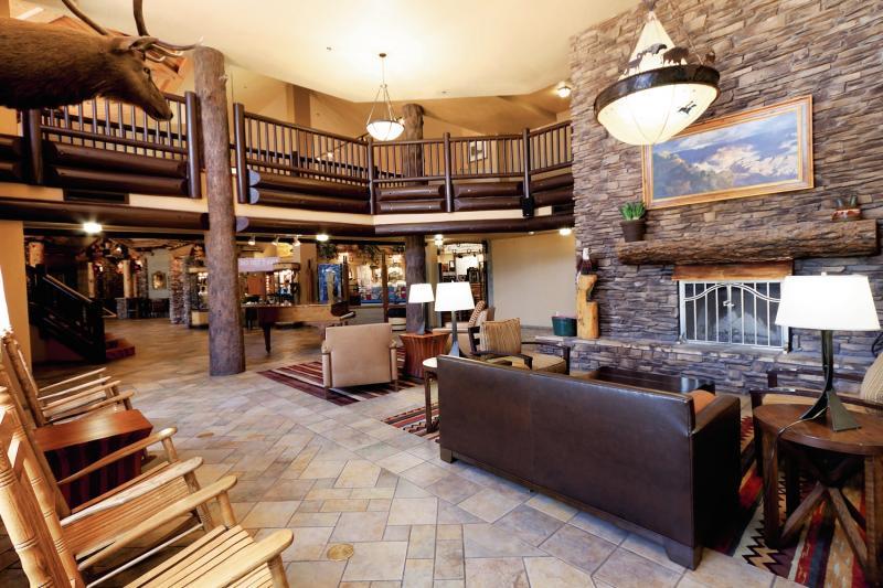 The Grand Hotel At The Grand Canyon Тусан Екстериор снимка The lobby at the Lodge at Whitefish Lake